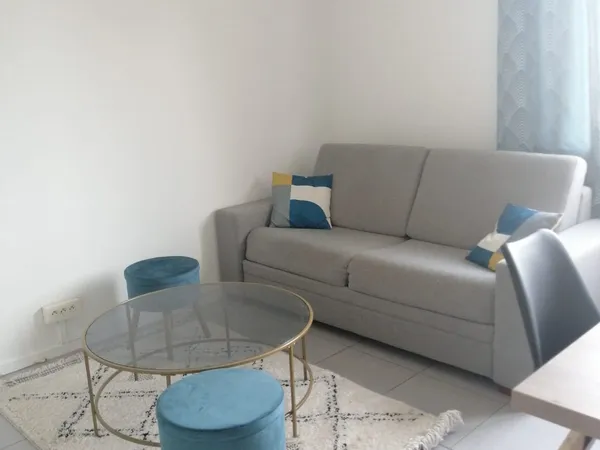Loue appartement meublé 2 chambres Villefranche Sur Saône - proche gare - 56m²