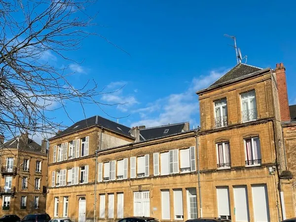À LOUER - Appartement meublé 2 chambres, au calme et proche du centre-ville