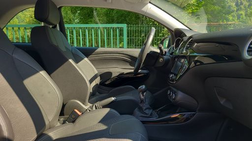 Opel Adam 1.4 87 - Rocks – 2018 – 129788 km – Essence – Boîte Manuelle — photo 11
