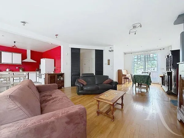 Maison 7 pièces 140 m²