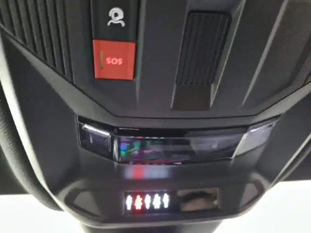 Peugeot 308 phev 225 e-eat8 — photo 30