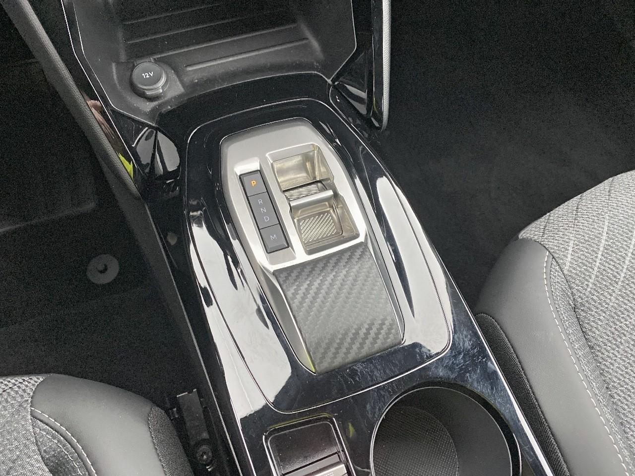 Peugeot 2008 hybrid 145 ch e-dcs6 allure — photo 17