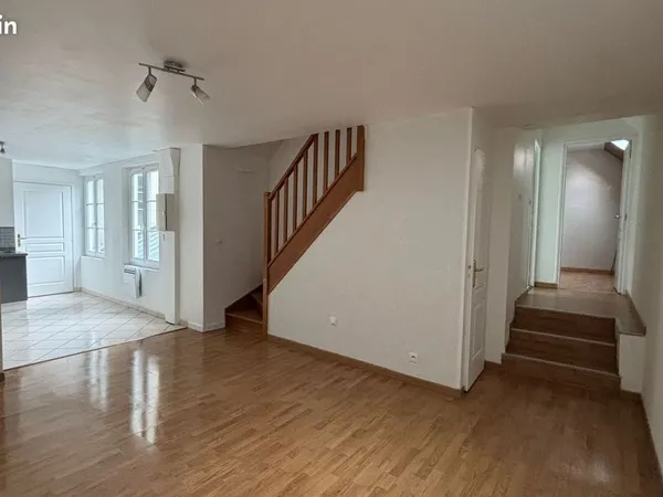 Loue un appartement de type T2 bis sur ABBEVILLE (53 m2)