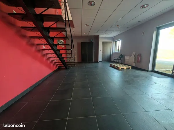 Bureaux 156 m² SAINT-JEAN-DU-CARDONNAY