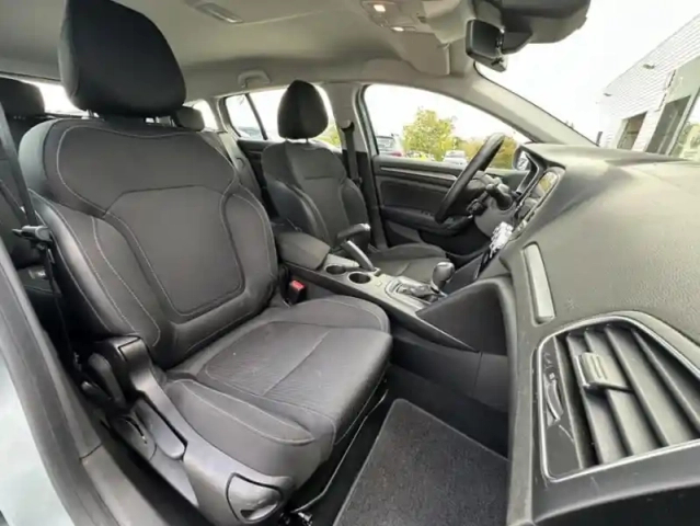 Renault Megane iv evolution blue dci 115 — photo 21