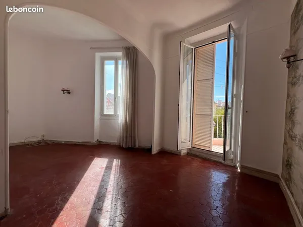 3 pièces à rénover, terrasse plein Sud - Petit Juas, Cannes