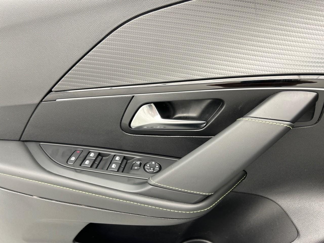 Peugeot 208 puretech 100 s&s bvm6 gt — photo 30