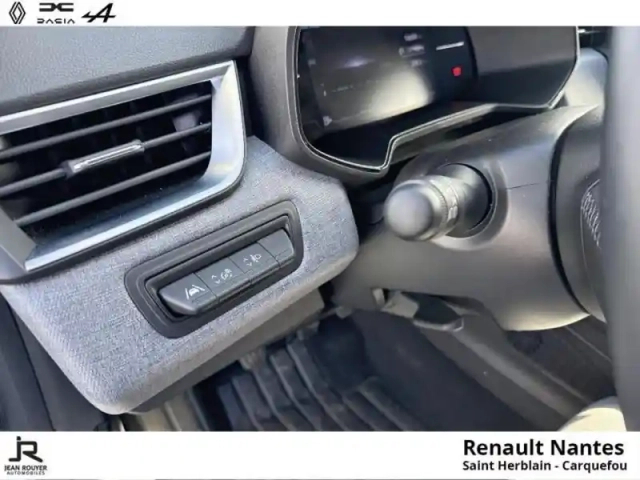 Renault Clio 1.0 tce 90ch evolution — photo 3