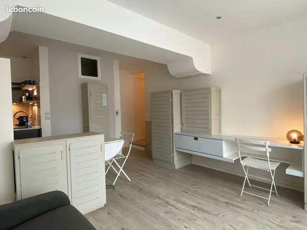 Studio 27 m², vue sur port
