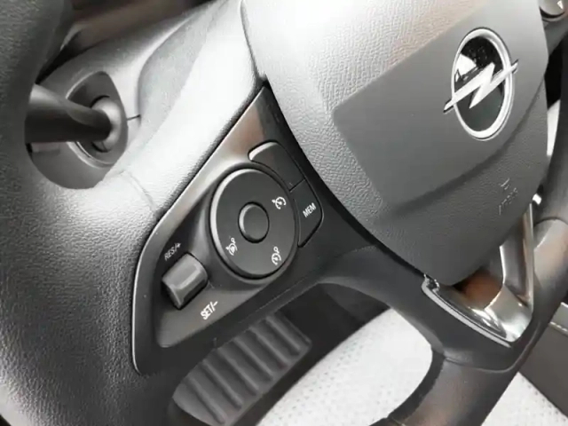 Opel Corsa 1.2 turbo 100 ch bvm6 — photo 19