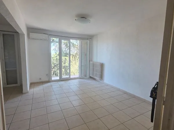 T3 de 74 m² avec 3 balcons, vue dégagée et clim