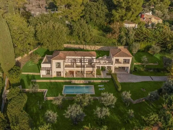 Maison 7 pièces 310 m²