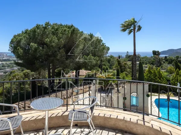 Proche Cannes - Mandelieu la Napoule - Propriété vue mer
