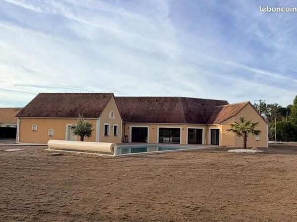 🏡 PROPRIÉTÉ D'EXCEPTION - 300 m² - PISCINE - 4 000 m² - 1H DE PARIS EN TGV