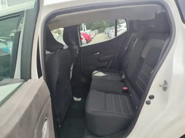 Dacia Sandero 1.0 tce 90ch journey — photo 9