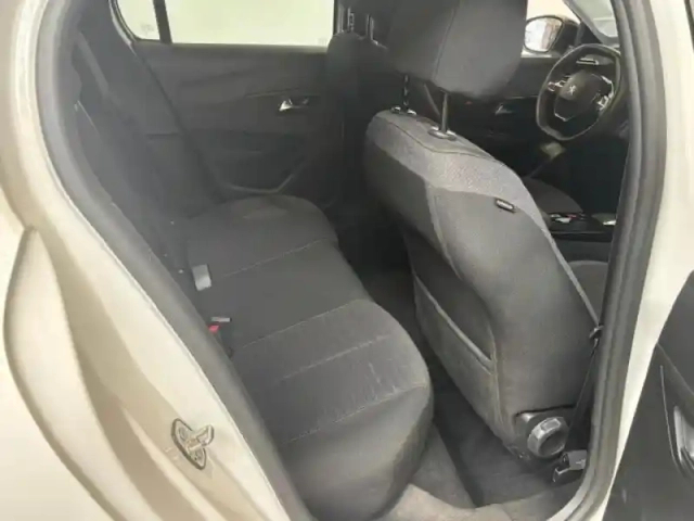 Peugeot 208 e- 136 like carplay — photo 11