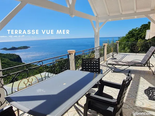 Hauts de Malendure (Bouillante)- Appartement meublé 127 m² -2 chambres -Vue îlets Pigeon