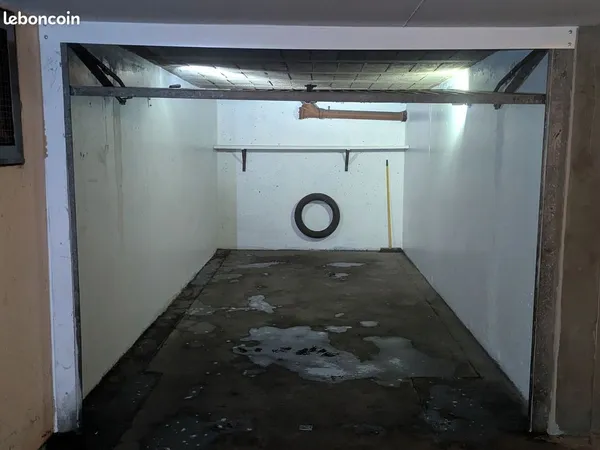Garage 13m2 en R-1 dans parking fermé Berriat Gare Denfert
