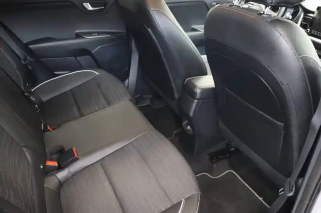 Kia Stonic 1.0 t-gdi 100 ch dct7 — photo 36