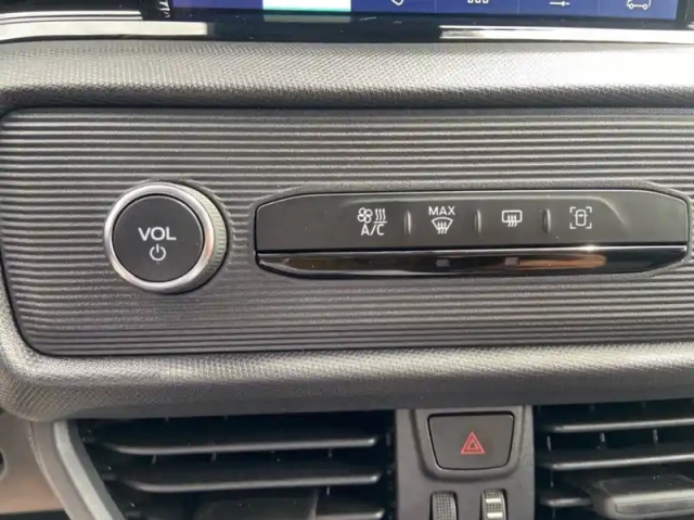 Ford Transit Courier fourgonnette 1.0 ecoboost 125ch trend dct7 — photo 19