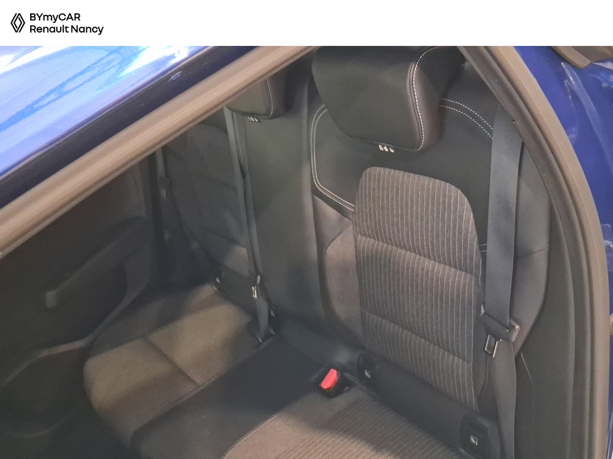 Renault Clio TCe 90 — photo 12