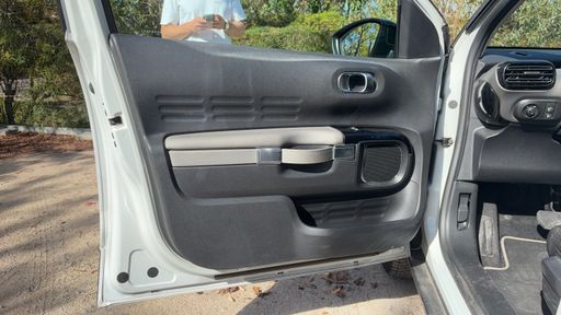 Citroen C4 Cactus 1.2 PureTech 130 EAT6 - Shine – 2019 – 84303 km – Essence – Boîte Automatique — photo 36