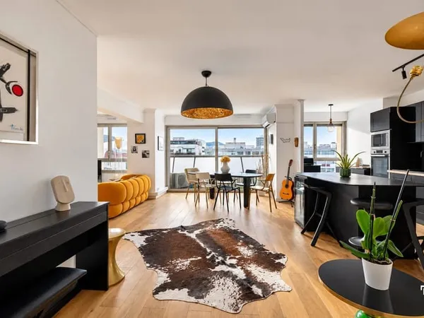 LE 6e CIEL - Appartement T4 de 94 m2 - Terrasse - Climatisation - Cave - 13008