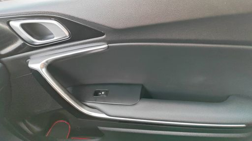 Kia ProCeed 1.4 T-GDi 140 DCT7 - GT Line Premium – 2019 – 112000 km – Essence – Boîte Automatique — photo 30