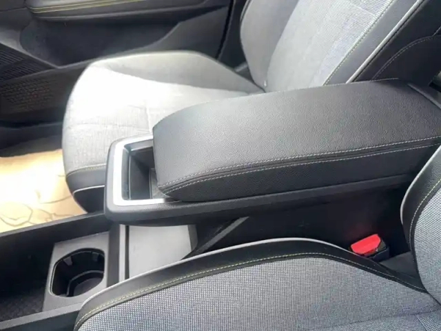 Renault Megane e-tech ev40 130ch standard charge — photo 44