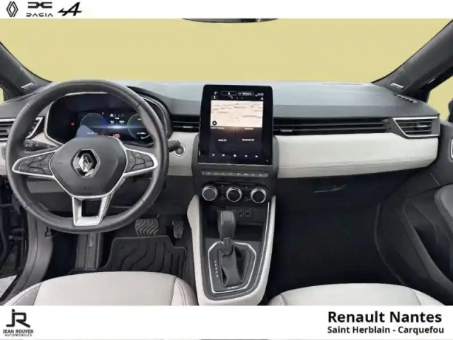 Renault Clio 1.6 e-tech 140ch initiale paris - pack easy drive — photo 10