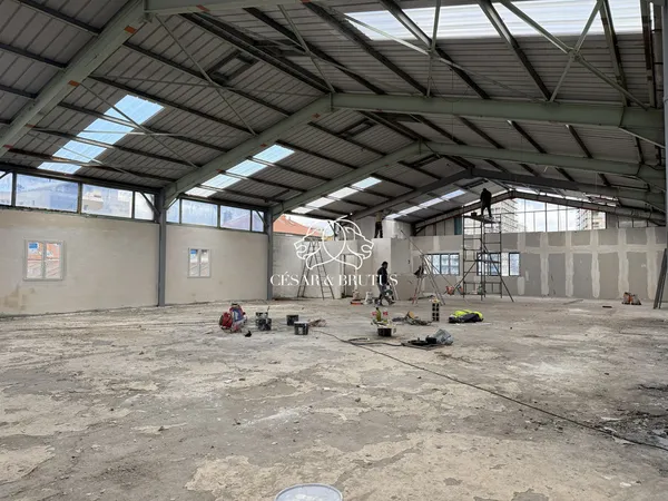 BÂTIMENT À VENDRE