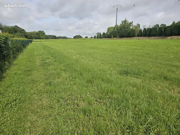 Terrain à bâtir de 3104 m² /proximité Guise