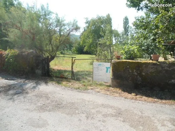 Terrain de 723 m², le Charveyron