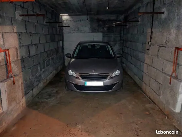 Garage 15,8 m² sécurisé avec électricité - Vallier-Catane - Rue Alexandre Dumas