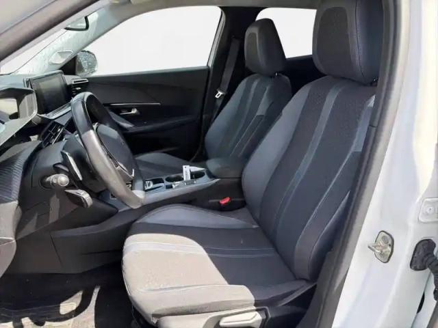 Peugeot 2008 puretech 130 s&amp;s eat8 — photo 11