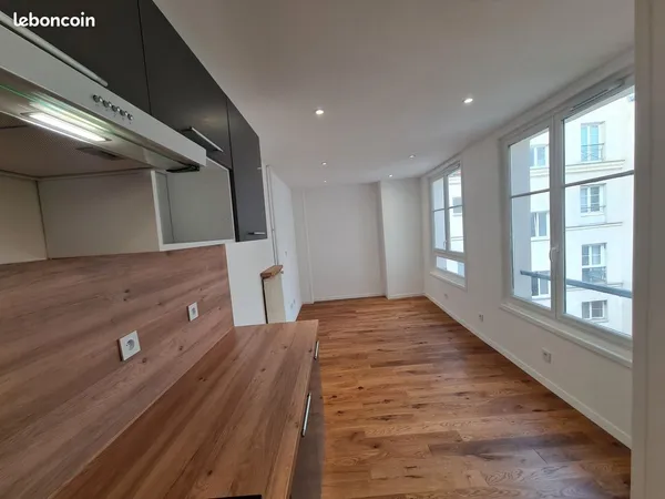 Coup de coeur - Studio 23 m² refait à neuf - Paris 11e