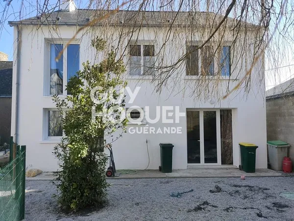 Local Commercial avec appartement à l'étage