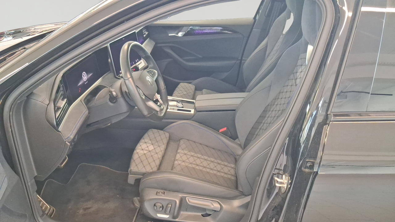 Volkswagen Passat 1.5 eTSI OPF 150 DSG7 — photo 11