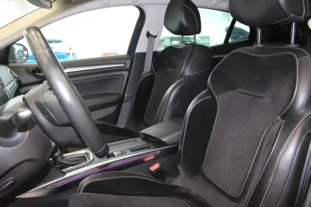 Renault Megane mégane iv berline dci 165 energy edc — photo 16