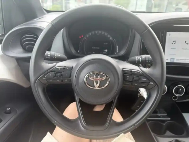 Toyota Aygo 1.0 vvt-i 72 dynamic — photo 20