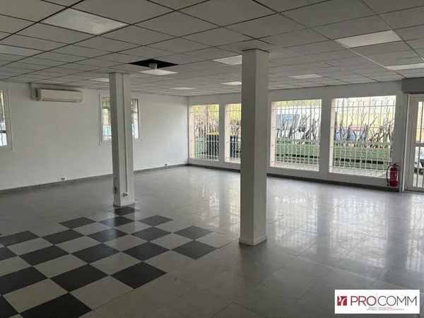 Local commercial 103 m²