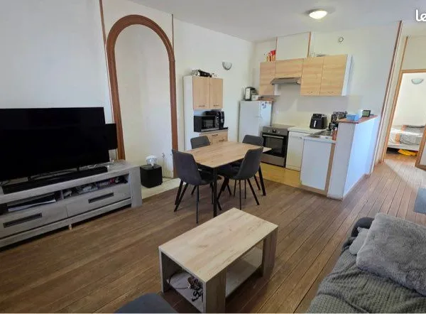 Apparemment 40m2
