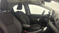 Toyota Yaris 116h Dynamic 5p MY22 — photo 15