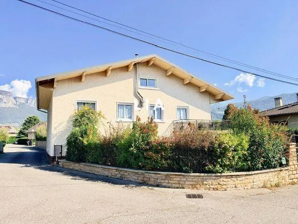 Maison 7 pièces 229 m²
