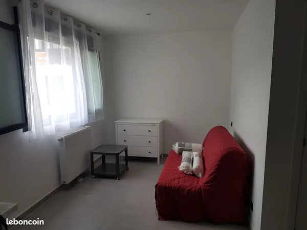 Studio meuble a gournay sur marne - 26 m² proche zone universaire descartes de champs / marne