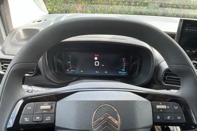 Citroën Berlingo van m diesel 100 ch manuelle — photo 16
