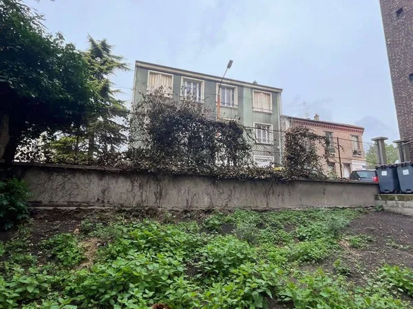 Terrain constructible 110 m²