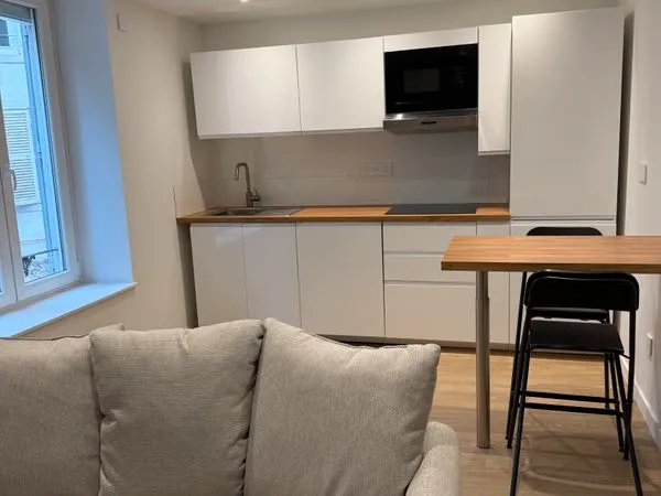 F2 meublé 45 m² avec véranda et climatisation - Clermont-Ferrand