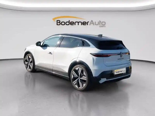 Renault Megane e-tech ev60 220 ch optimum charge — photo 3