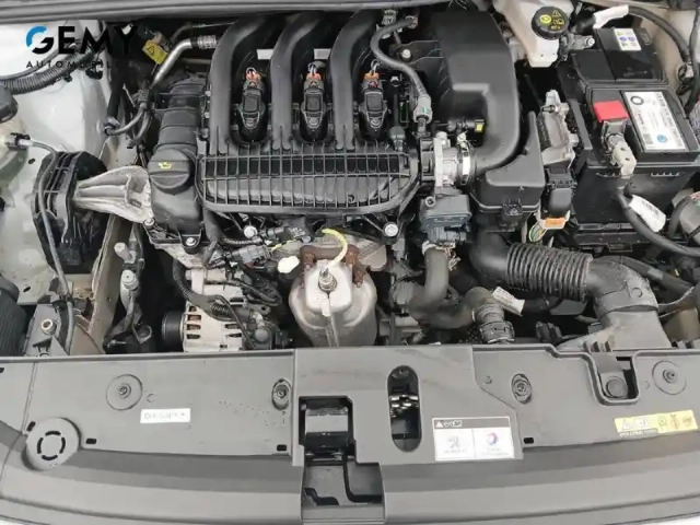 Peugeot 208 puretech 75 s&amp;s bvm5 — photo 12